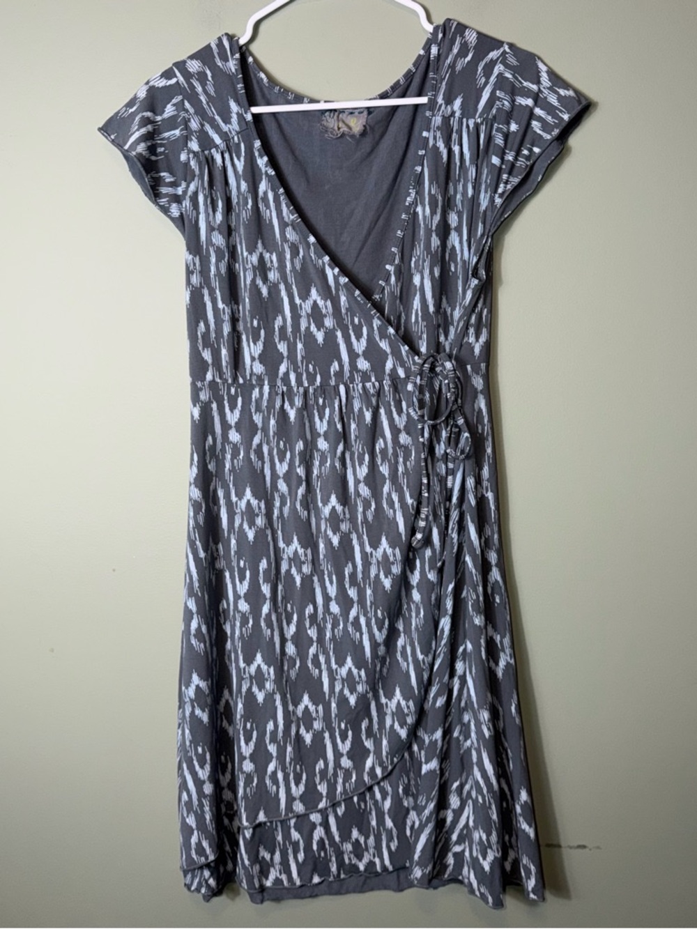Mary‎ Ellen Women’s BOHO IKAT wrap dress Gray Patterned Large Made in USA